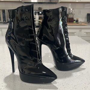Saint Laurent size 37 Betty 110 Bootie Black Vernice Glove Booties gorgeous